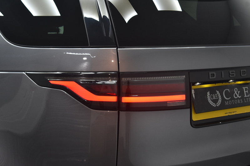 Land Rover Discovery D250 MHEV R-Dynamic SE - U6341