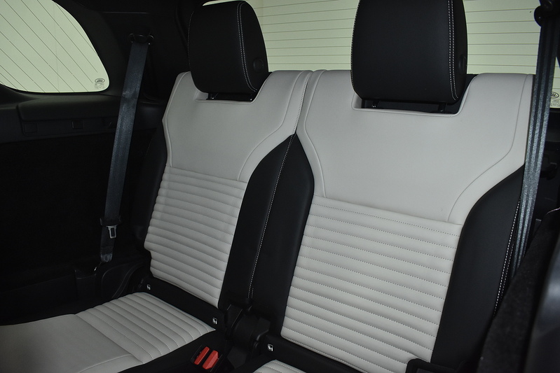 Land Rover Discovery D250 MHEV R-Dynamic SE - U6341