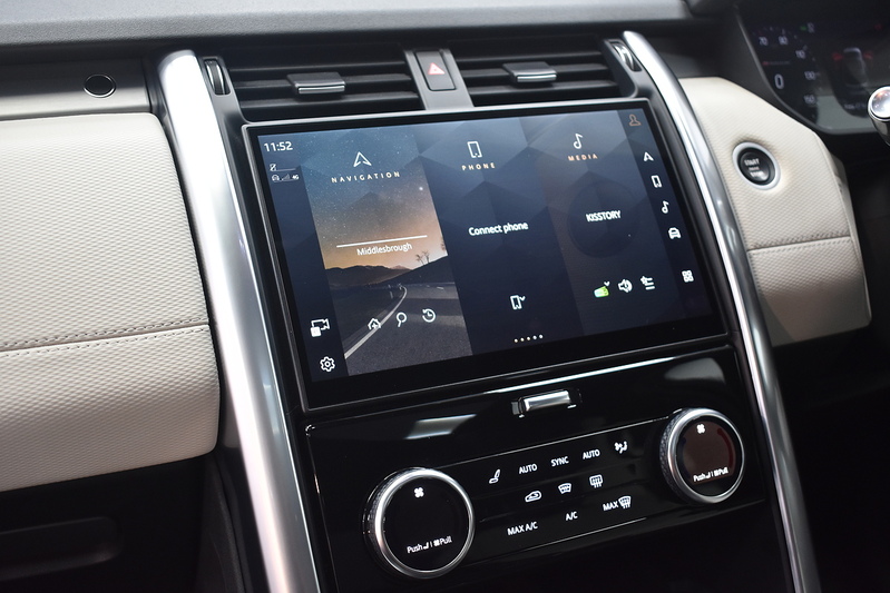 Land Rover Discovery D250 MHEV R-Dynamic SE - U6341