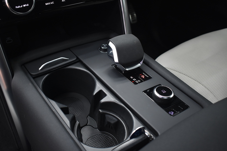 Land Rover Discovery D250 MHEV R-Dynamic SE - U6341