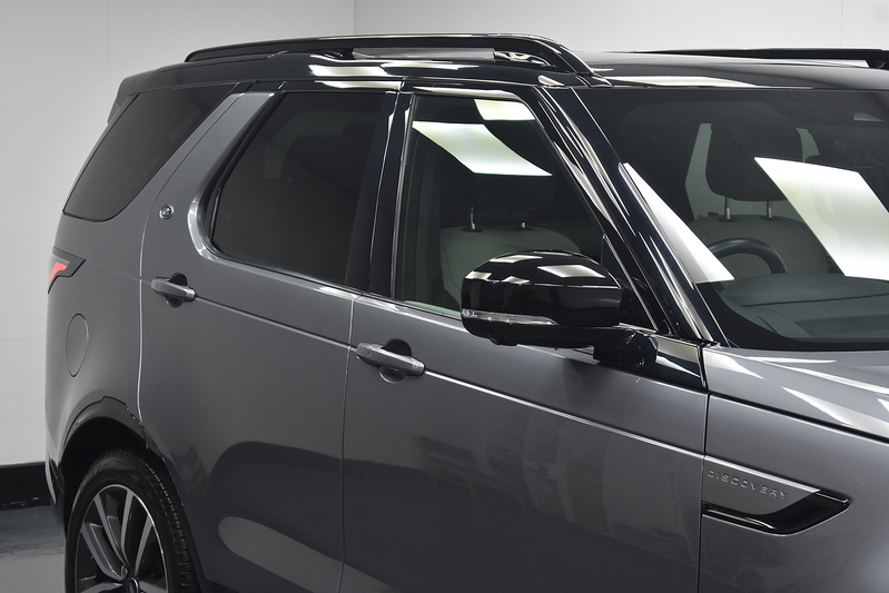 Land Rover Discovery D250 MHEV R-Dynamic SE - U6341