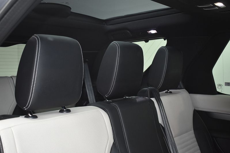 Land Rover Discovery D250 MHEV R-Dynamic SE - U6341