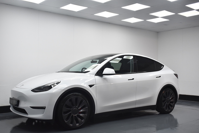 Tesla Model Y Performance - U6343