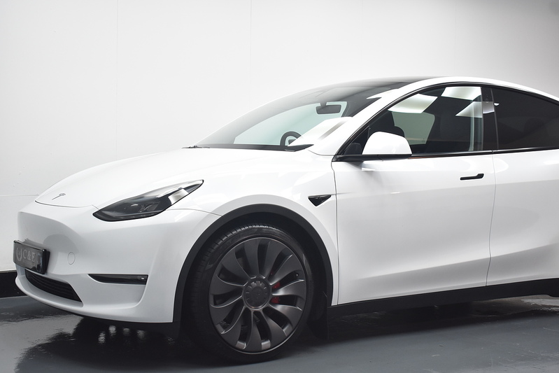 Tesla Model Y Performance - U6343