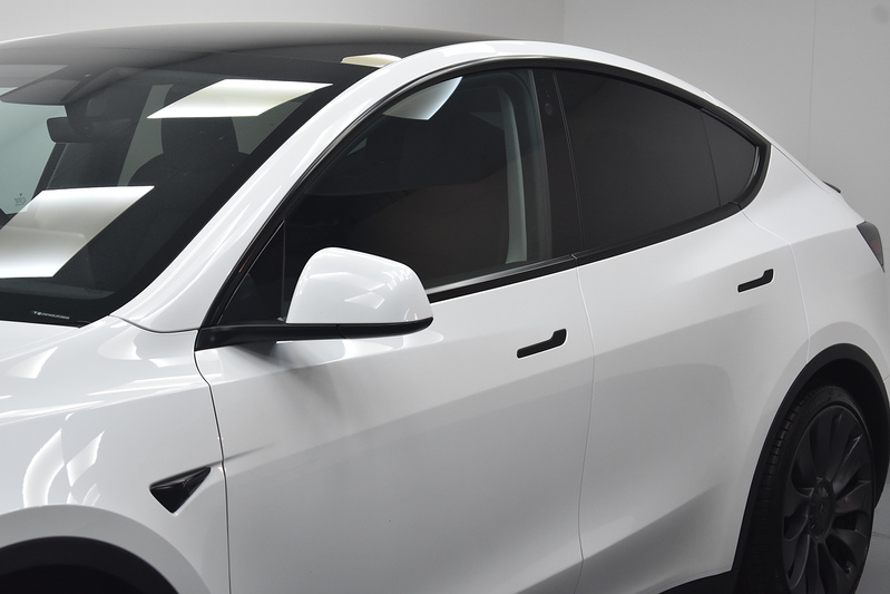Tesla Model Y Performance - U6343