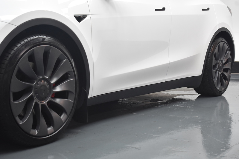 Tesla Model Y Performance - U6343