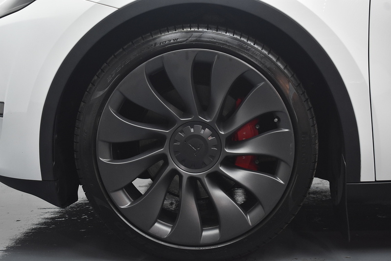 Tesla Model Y Performance - U6343