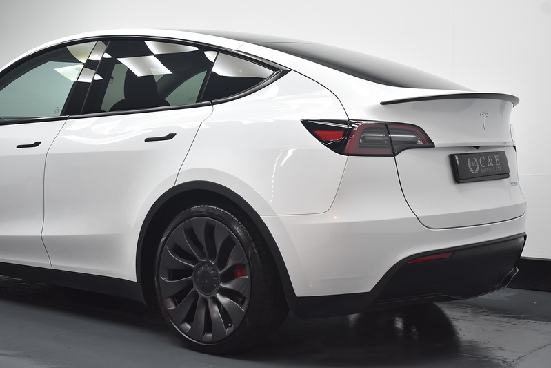 Tesla Model Y Performance - U6343
