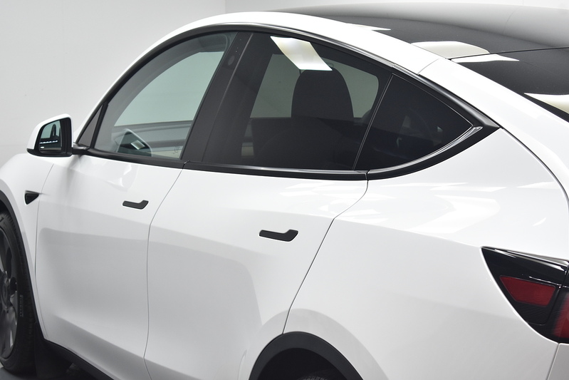Tesla Model Y Performance - U6343