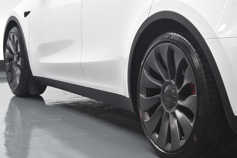 Tesla Model Y Performance - U6343