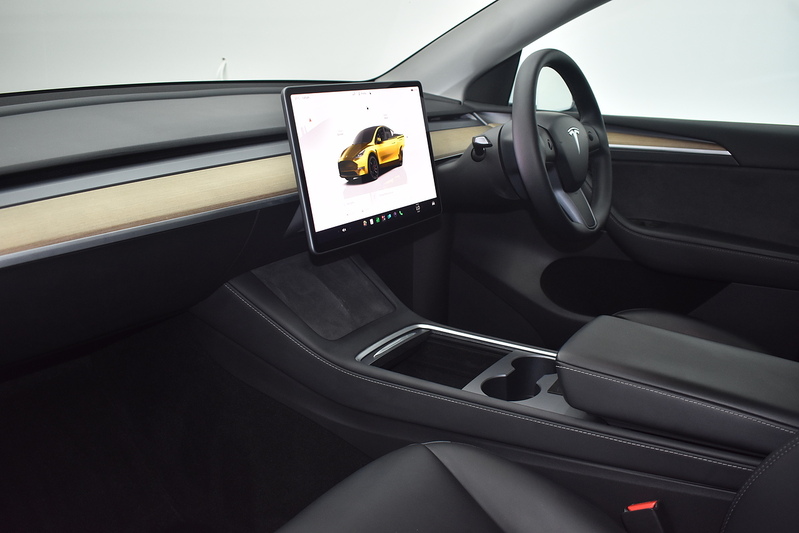 Tesla Model Y Performance - U6343