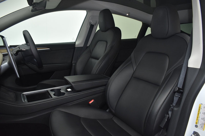 Tesla Model Y Performance - U6343