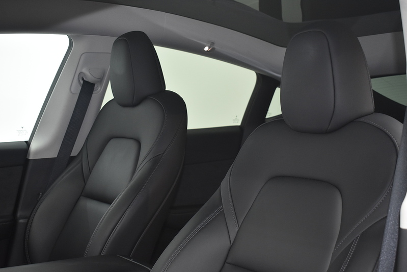Tesla Model Y Performance - U6343