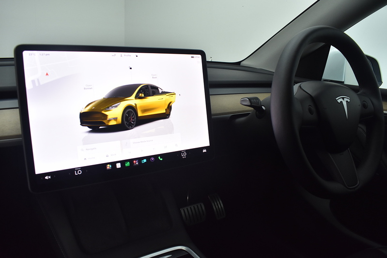 Tesla Model Y Performance - U6343