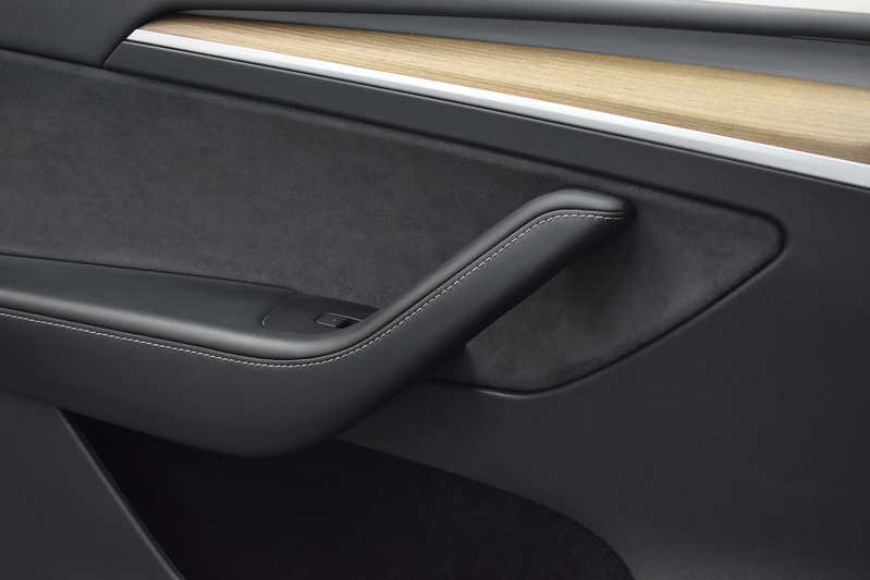 Tesla Model Y Performance - U6343