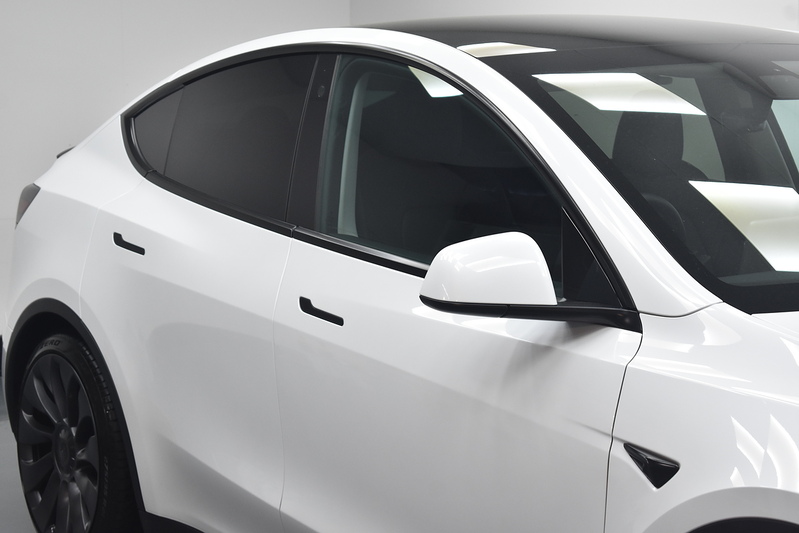 Tesla Model Y Performance - U6343