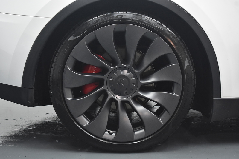 Tesla Model Y Performance - U6343