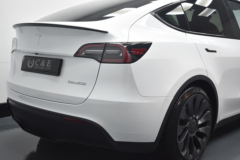 Tesla Model Y Performance - U6343
