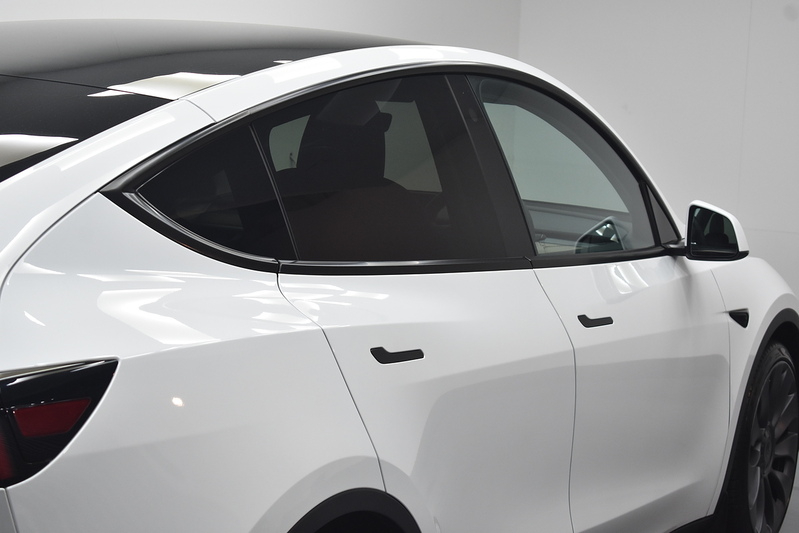Tesla Model Y Performance - U6343