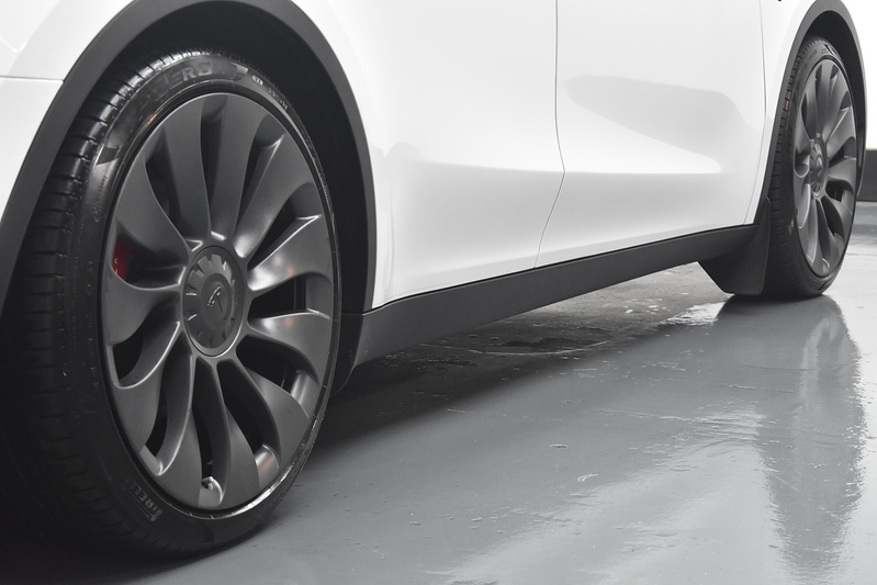 Tesla Model Y Performance - U6343