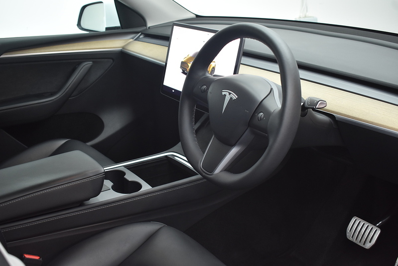 Tesla Model Y Performance - U6343