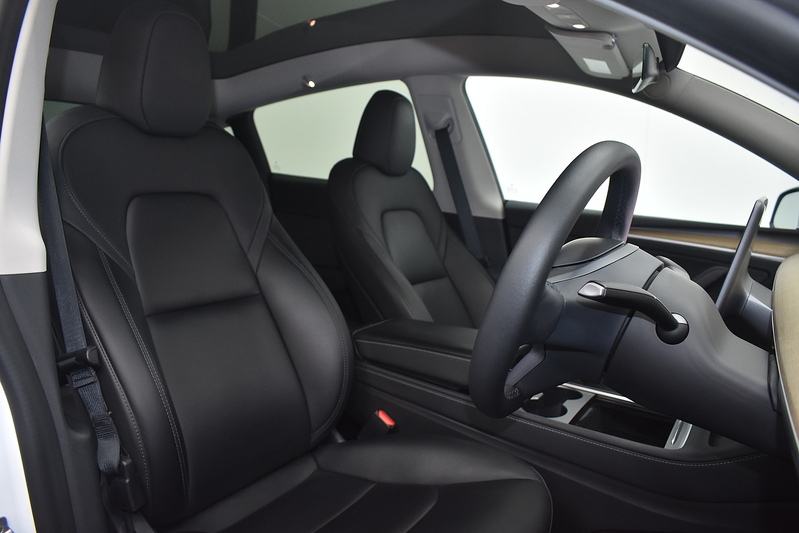 Tesla Model Y Performance - U6343