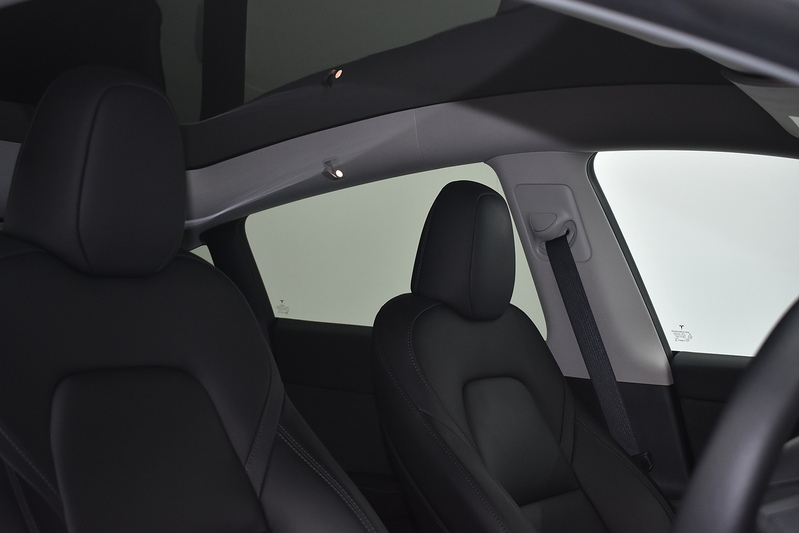 Tesla Model Y Performance - U6343