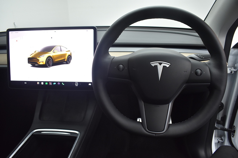 Tesla Model Y Performance - U6343