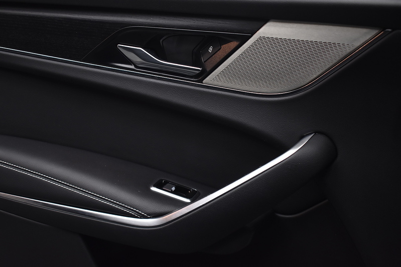 Jaguar F-PACE D200 MHEV R-Dynamic Black - U6345