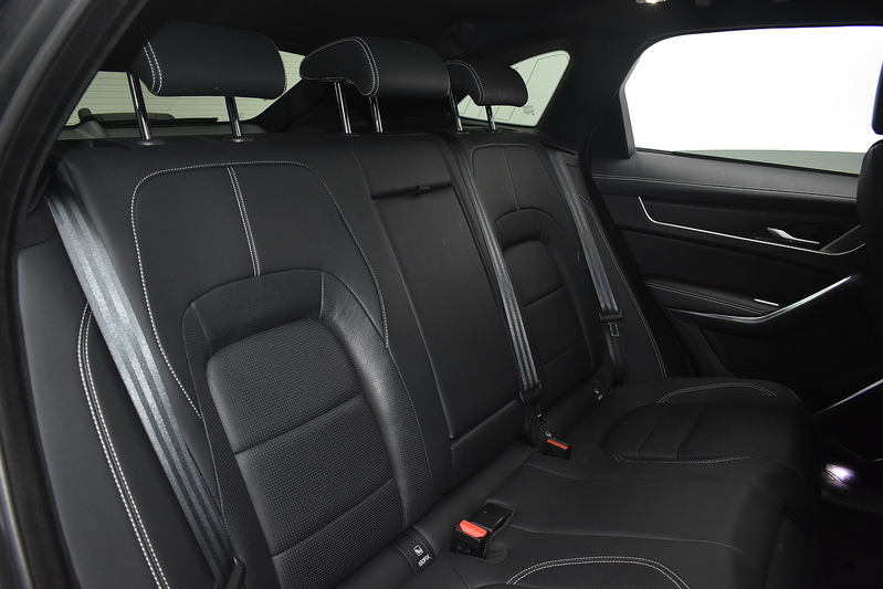 Jaguar F-PACE D200 MHEV R-Dynamic Black - U6345