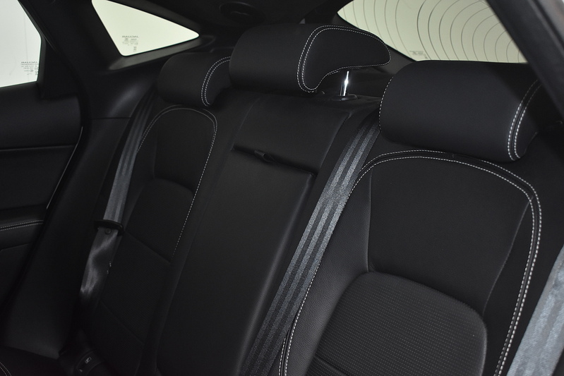 Jaguar E-PACE P200 MHEV R-Dynamic S - U6346