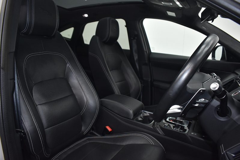 Jaguar E-PACE P200 MHEV R-Dynamic S - U6346