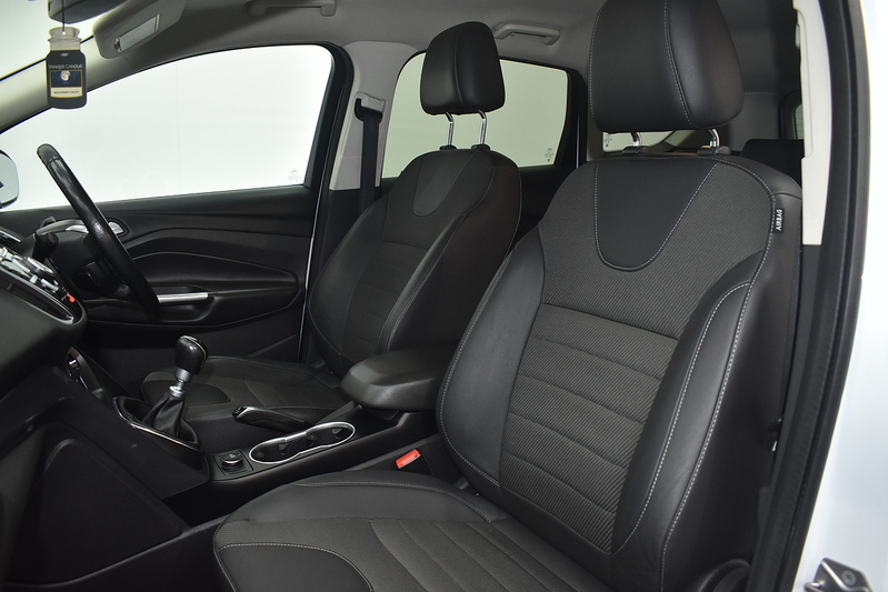 Ford Kuga TDCi Titanium - U6350