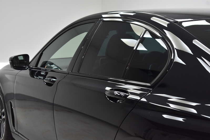 BMW 7 Series 730d MHT M Sport - U6351