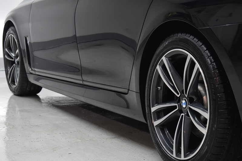 BMW 7 Series 730d MHT M Sport - U6351