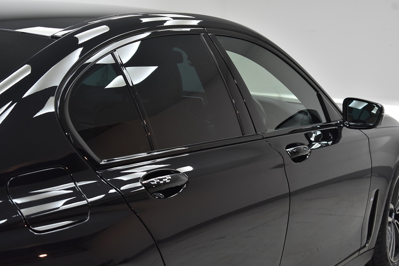 BMW 7 Series 730d MHT M Sport - U6351