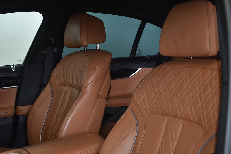 BMW 7 Series 730d MHT M Sport - U6351