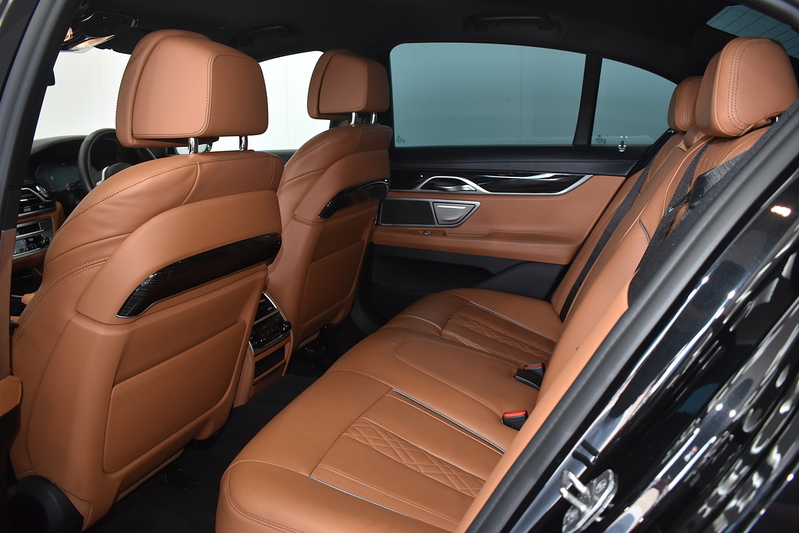 BMW 7 Series 730d MHT M Sport - U6351
