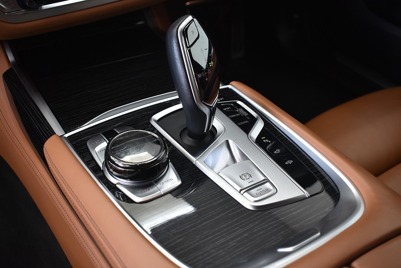 BMW 7 Series 730d MHT M Sport - U6351