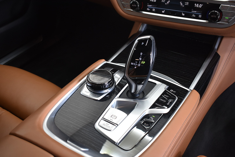 BMW 7 Series 730d MHT M Sport - U6351