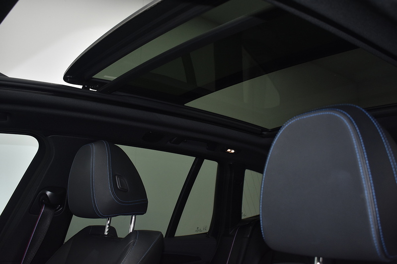 BMW iX3 M Sport Pro - U6362