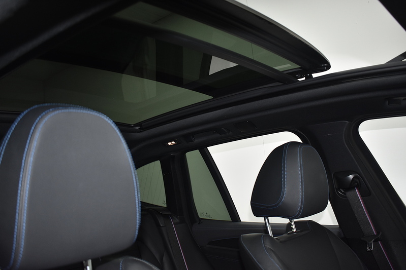BMW iX3 M Sport Pro - U6362