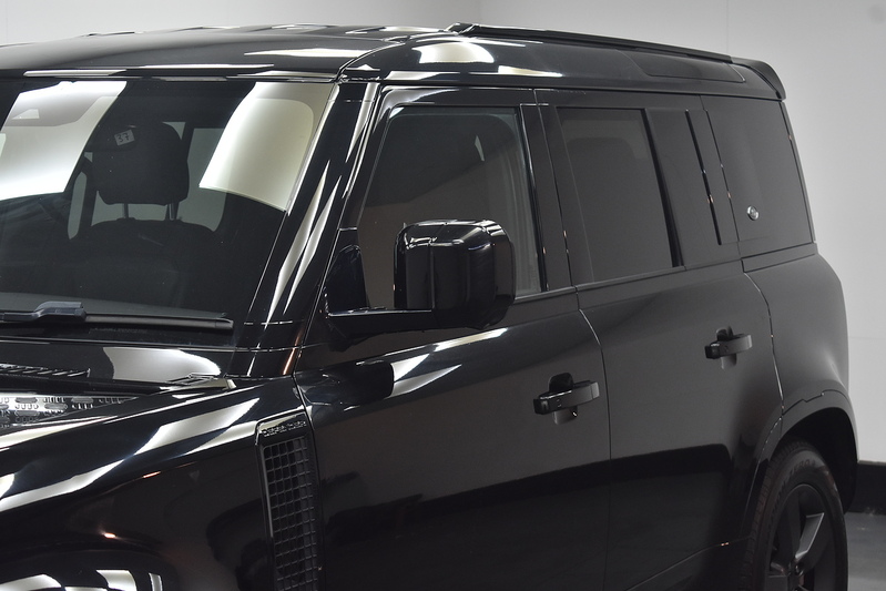 Land Rover Defender 110 D250 MHEV X-Dynamic S - U6365