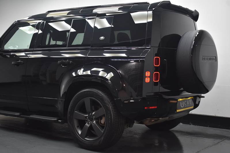Land Rover Defender 110 D250 MHEV X-Dynamic S - U6365