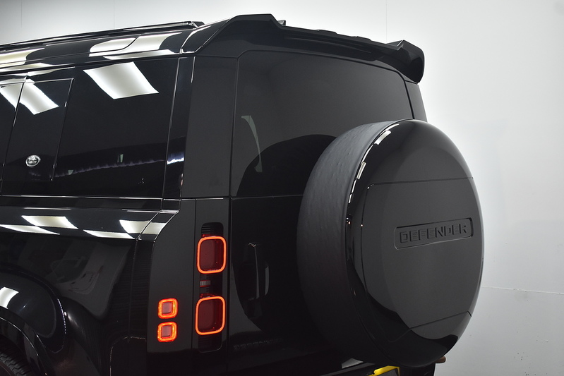 Land Rover Defender 110 D250 MHEV X-Dynamic S - U6365