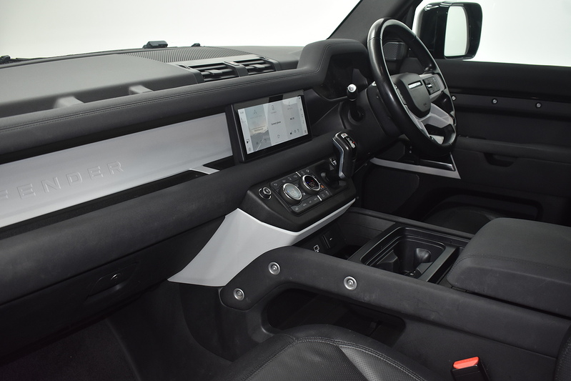 Land Rover Defender 110 D250 MHEV X-Dynamic S - U6365