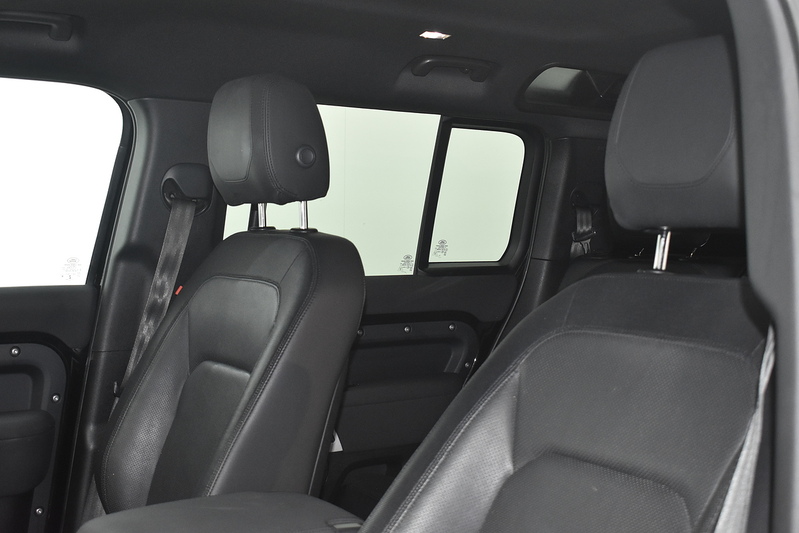 Land Rover Defender 110 D250 MHEV X-Dynamic S - U6365
