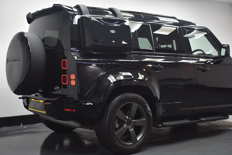Land Rover Defender 110 D250 MHEV X-Dynamic S - U6365