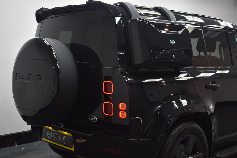 Land Rover Defender 110 D250 MHEV X-Dynamic S - U6365