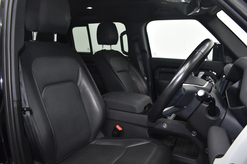 Land Rover Defender 110 D250 MHEV X-Dynamic S - U6365